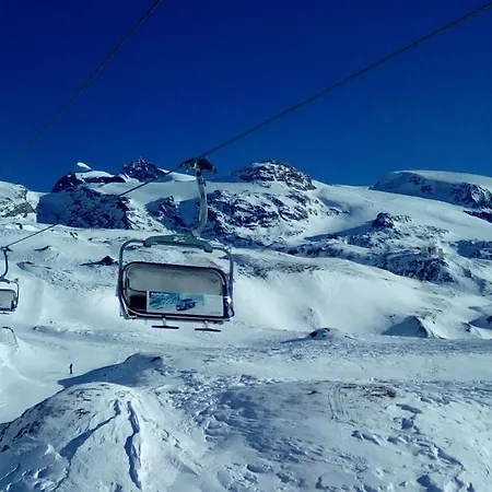 Cosy Overlooking Cervinia & Matterhorn Apartment *