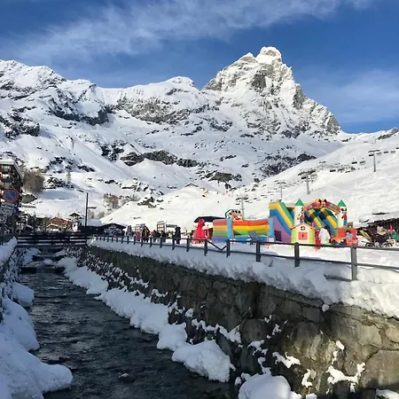 Cosy Overlooking Cervinia & Matterhorn Apartment Breuil-Cervinia